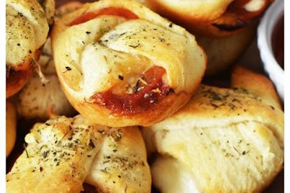 Pepperoni Cheese Pizza Bombs