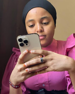 Jaruma Ummi Rahab Ta Zama Jaruma Ta Farko Data Mallaki Iphone 13 Pro Max A Kannywood.