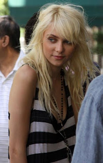 Taylor Momsen Long Hairstyles