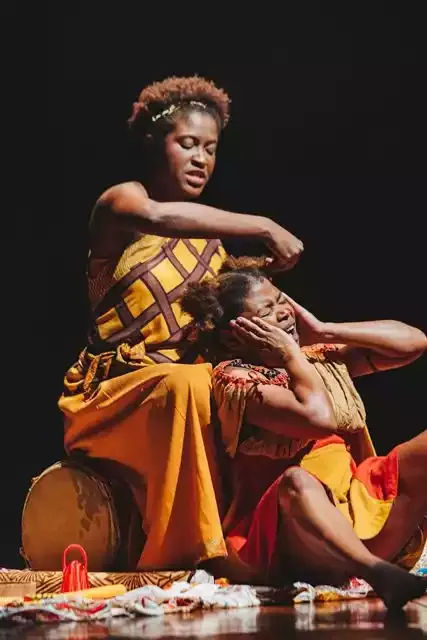 Teatro - Meus cabelos de Baobá dialoga sobre as raízes da identidade negra