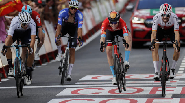 LA VUELTA 2022: VINE GANA LA ETAPA 8 Y EVENEPOEL CONTINÚA CON EL MAILLOT ROJO