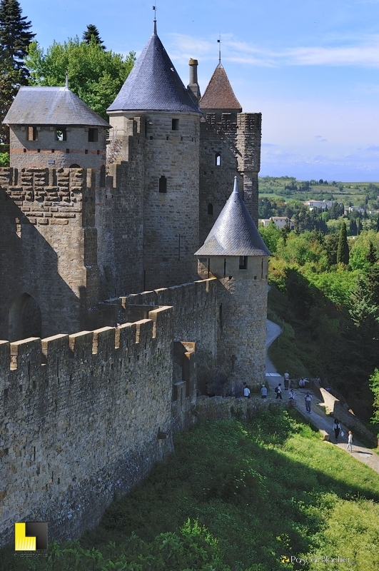 Carcassonne et les Pyrénées enneigées photo pascal blachier