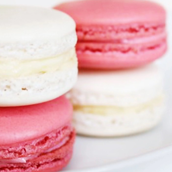 A Little Love Goes a Long Way: Basic French Macarons #Cookies #Sweet