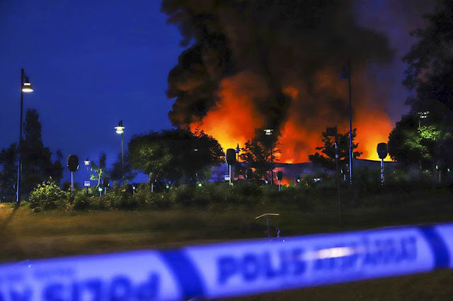 Bostäder evakuerade vid brand i Göteborg