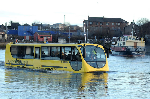 WATER FLOATING BUS