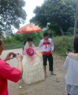 Unusual Chinese Wedding