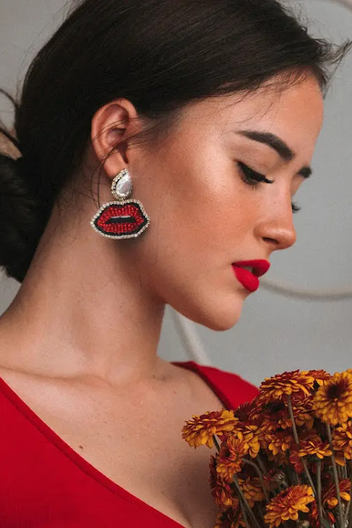 Red Lips Jewelry and Tutorials | Red Lipstick in History