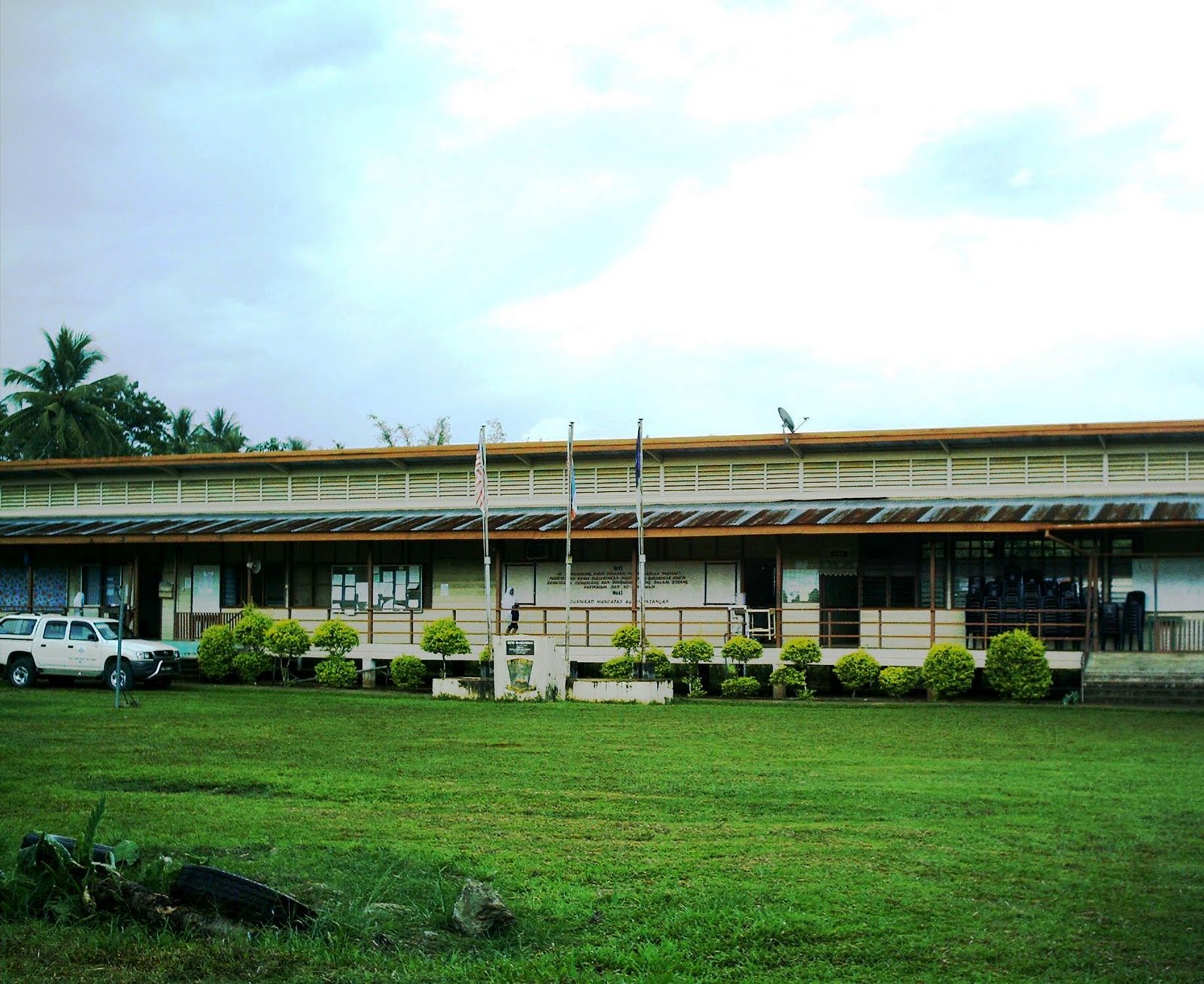 gambar bangunan sekolah SK Matunggong Kudat Sabah