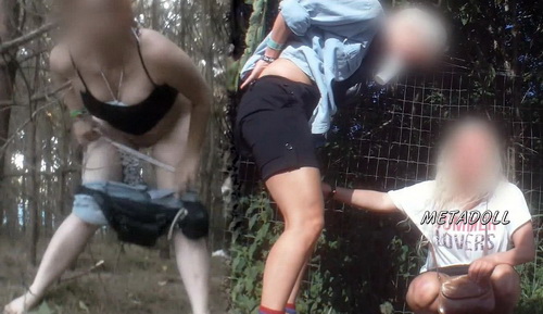 Rock Festival Piss 2015_143 (Public pissing at an outdoor music festival)