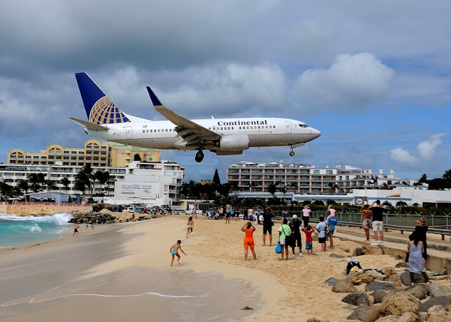 Tocando el avión: aterrizajes extremos en Maho Beach, San Martín