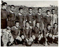 F. C. BARCELONA - Temporada 1947-48 - Velasco, Curta, Gonzalvo III, Elías, Calvet, Gonzalvo II y Enrique Fernández Viola (entrenador); Basora, Seguer, César, Florencio y Valle - ATLÉTICO DE MADRID 2 (Silva y Escudero) FC BARCELONA 2 (Florencio y César) - 07/03/1948 - Liga de 1ª División, jornada 23 - Madrid, estadio Metropolitano - El Barcelona se proclamó Campeón de Liga esta temporada