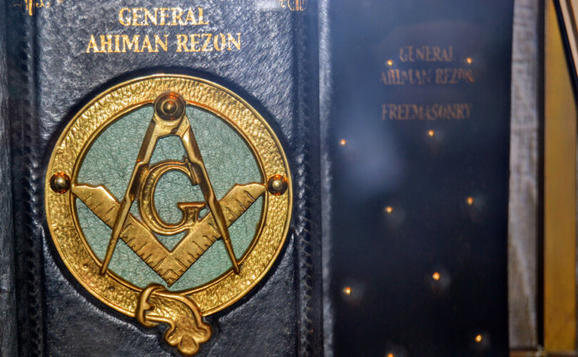 Is Masonic infiltration responsible for the widespread apostasy among Catholic clergy?