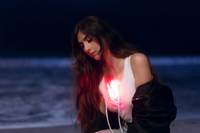 Weyes Blood Picture