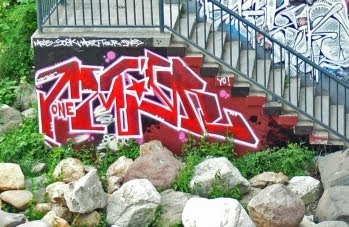 graffiti stairs, red graffiti
