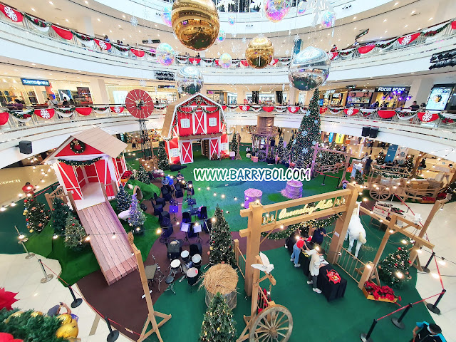 Queensbay Mall Brings You 'A Wunderbarn Noël' This Christmas 2022