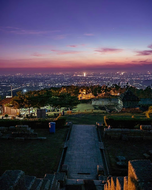 sunset di candi ijo jogja