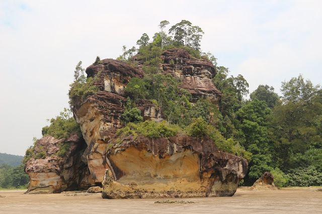 Batu Granit dari Pasir di Baku National Park