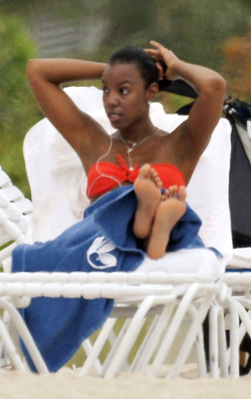 pics of kelly rowland hairstyles. 2011 kelly rowland haircut