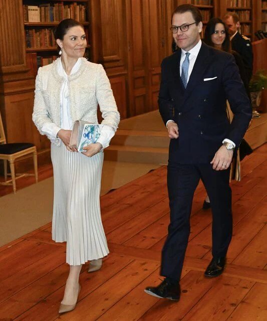 Crown Princess Victoria wore a new beige pleated skirt by H&M, Princess Sofia wore Marika skirt by Rodebjer. Cravingfor Baroque pearl earrings