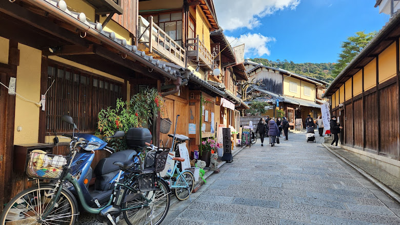 三年坂的巷弄，傳統的日式建築