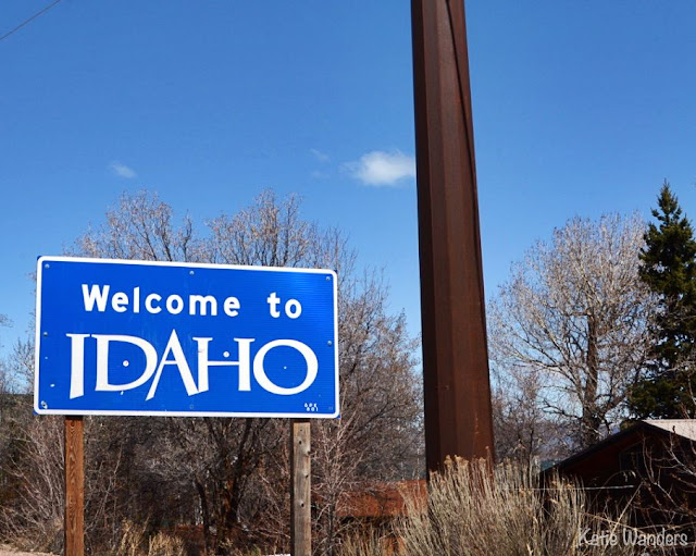 Idaho sign at the border 