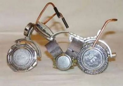 Motorcycles-made-from-old-watches-17.jpg (400×280)