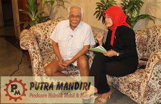 Bob Sadino with Putra Mandiri