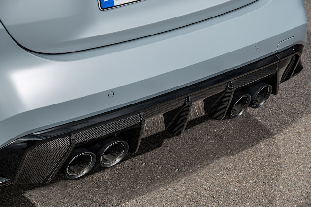 2023 BMW M4 CSL - exhaust pipes. The rear silencers are made of titanium which saves about 4 kg.