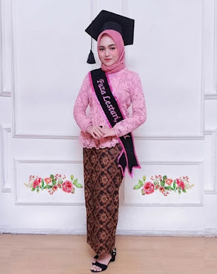 model kebaya wisuda modern terbaru