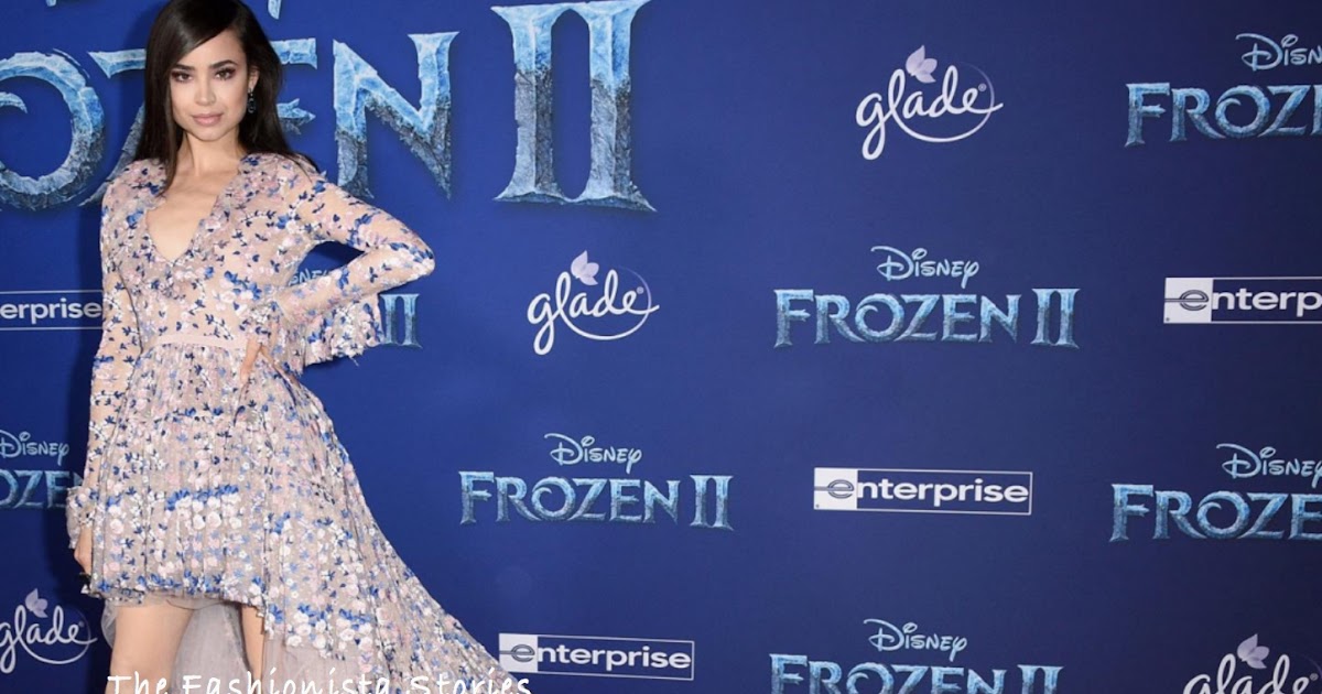 Sofia Carson In Giambattista Valli At The Disney S Frozen 2 La Premiere