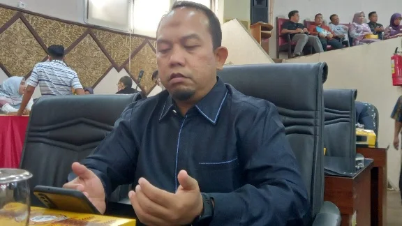 Pemko Padang dan DPRD Setujui Ranperda Penyelenggaraan Transportasi Darat Menjadi Perda