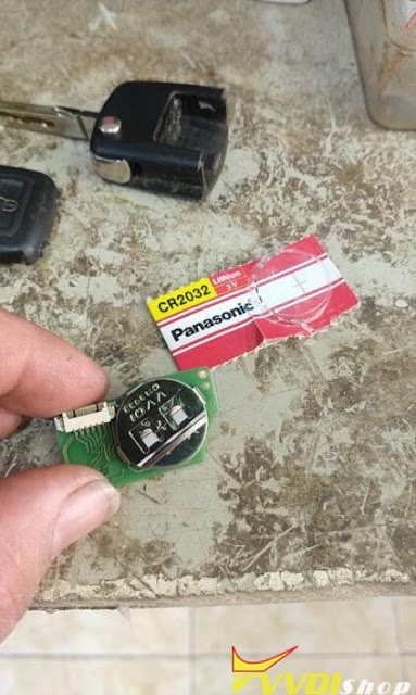 Fix Xhorse Wired Remote Discharge Batteries 1