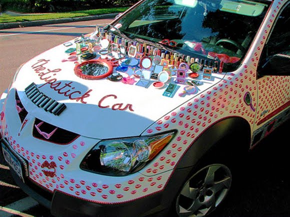 Blowing Kisses with the Lipstick Art Car