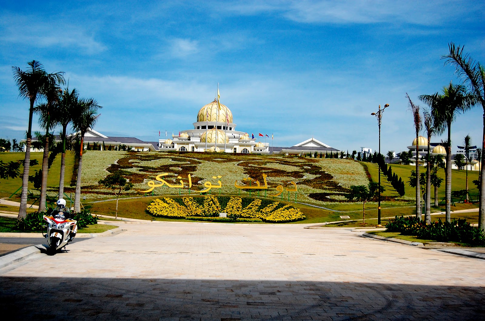 bowdywanders com The Istana Negara in Kuala Lumpur