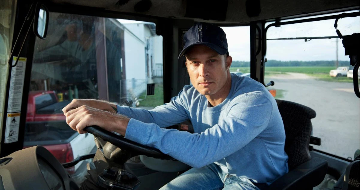 Dutch farmers block roads with tractors in protest of government plan to seize thousands of farms over “climate change”