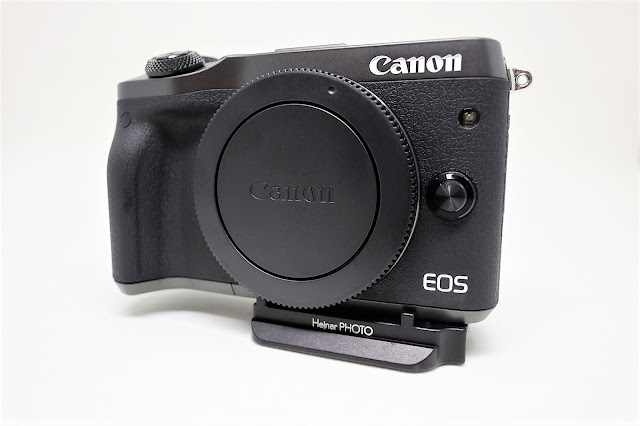 Hejnar D035 QR plate mounted on Canon EOS M6 - front view