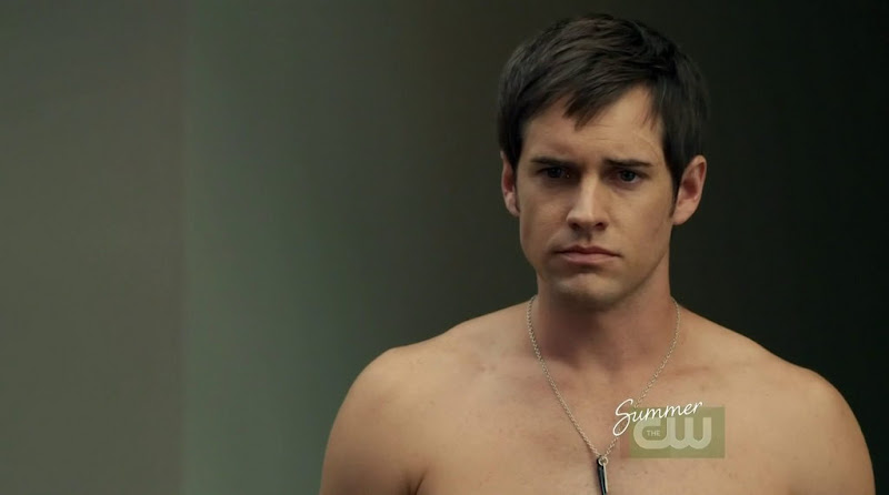 Jonathan Patrick Moore Shirtless in The L.A. Complex s2e05