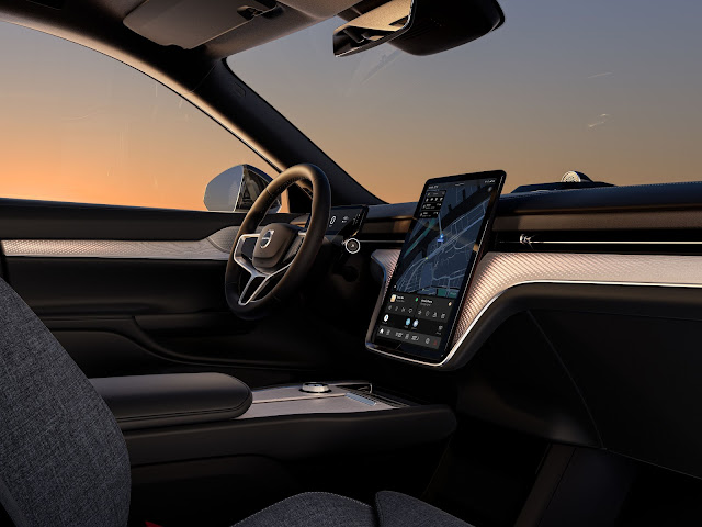 Volvo EX90 - Center display is 14.5 inch. This system will be comaptible with Apple CarPlay.