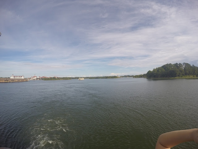 Magic Kingdom - Ferryboat ou Monorail?