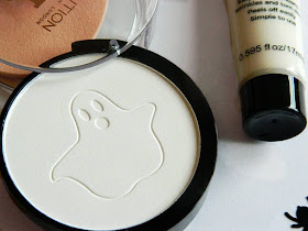 Makeup Revolution Halloween Ghost Powder