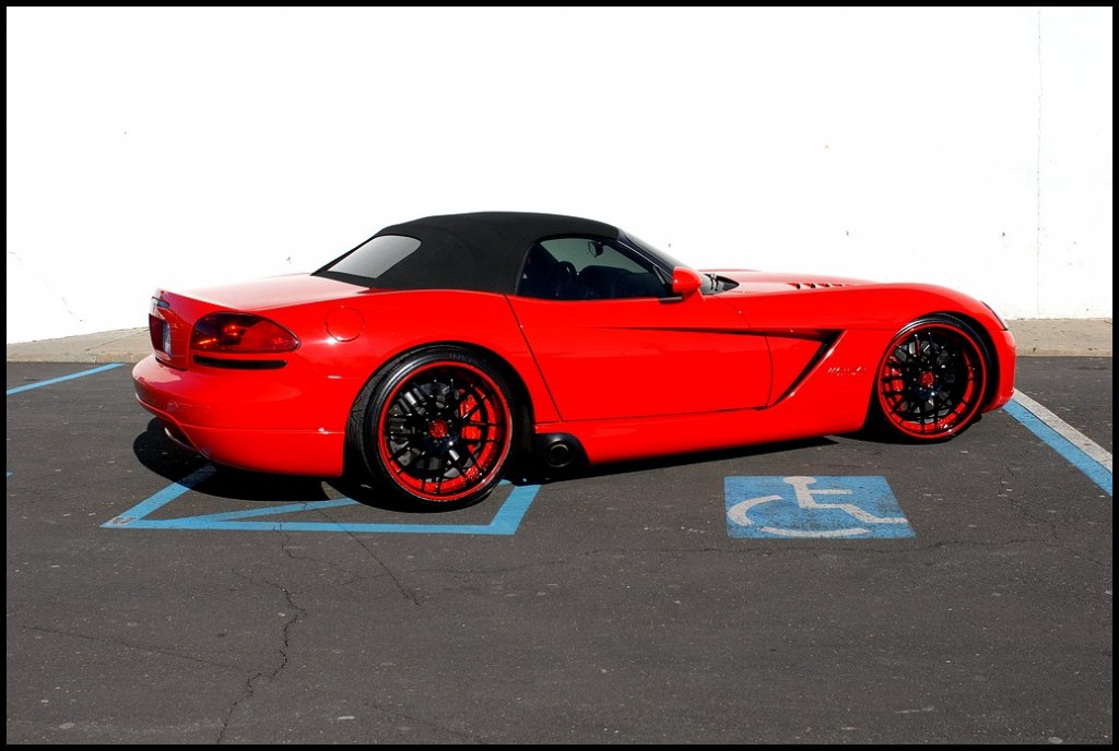 Check out the awesome D2FORGED VS1 wheels on this red Dodge Viper
