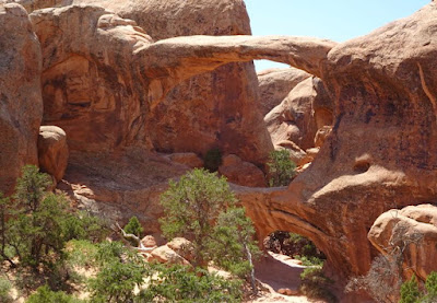 Double O Arch o Arco Doble O, Jardín del Diablo o Devils Garden, Parque Nacional de Arches, Moab.