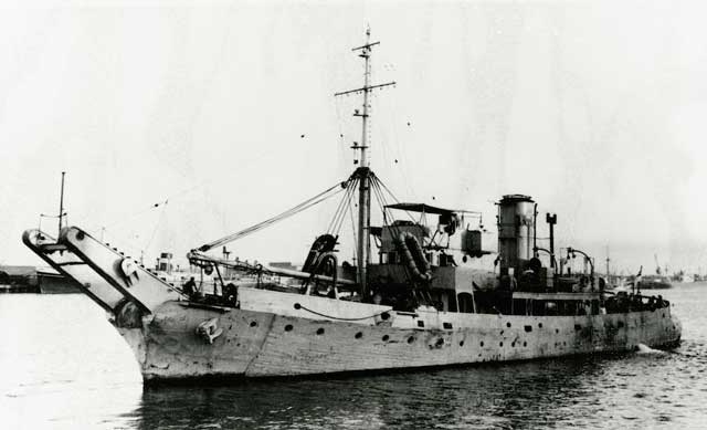 HMAS Karangi, commissioned on 23 December 1941 worldwartwo.filminspector.com