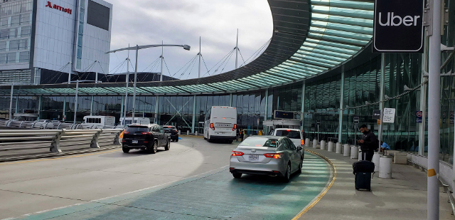 Station Uber Aéroport de Montréal