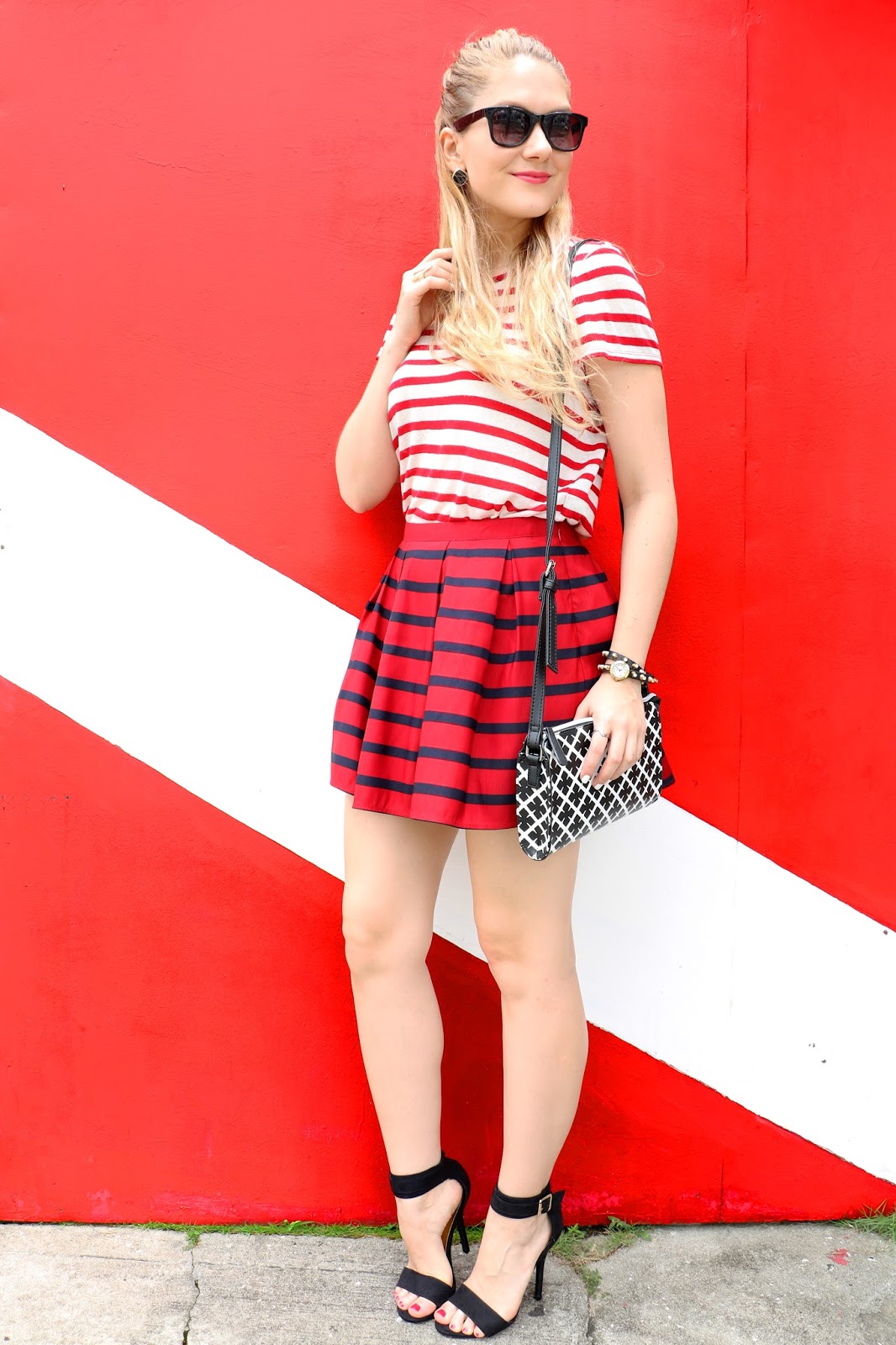 Love this outfit featuring lots of stripes!
