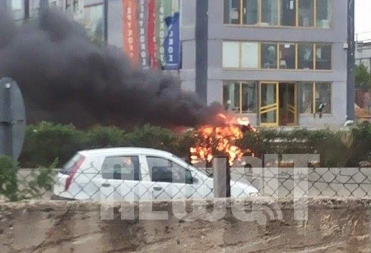 Κάηκε αυτοκίνητο στην Εθνική οδό Αθηνών-Λαμίας! ΦΩΤΟ Κάηκε αυτοκίνητο στην Εθνική οδό Αθηνών-Λαμίας! ΦΩΤΟ