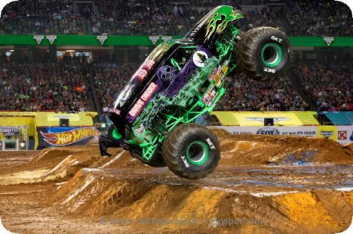 GraveDigger16_01.jpeg