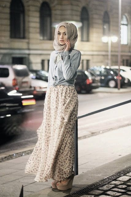 Hijab Style Memadukan Warna Rok dan Jilbab Agar Serasi 