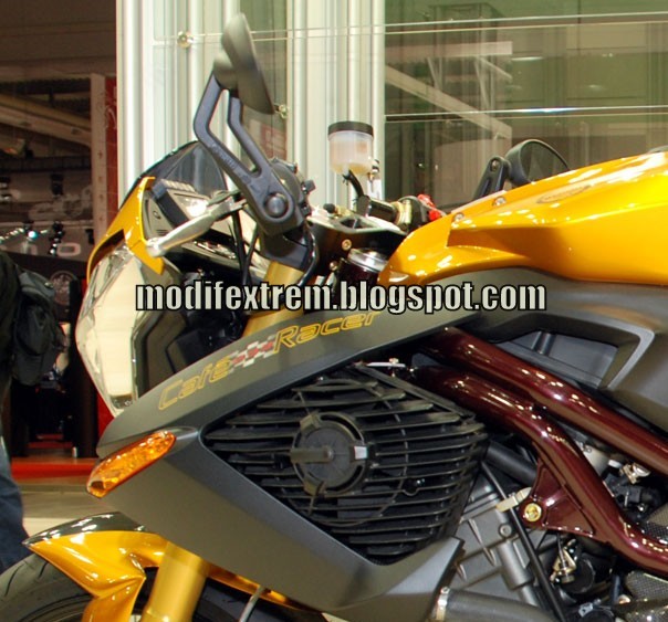 2010 BENELLI TNT CAFE RACER 899 Arrives 