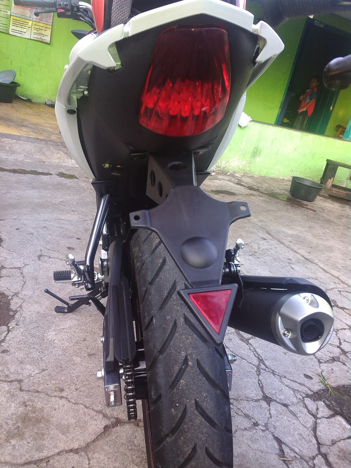 Aneka Modifikasi Undertail Spakbor New Vixion Lightning NVL